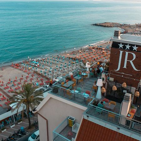 Hotel Jolly Roger Pietra Ligure Extérieur photo
