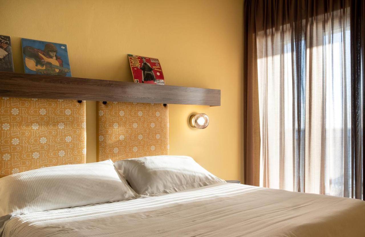Hotel Jolly Roger Pietra Ligure Extérieur photo
