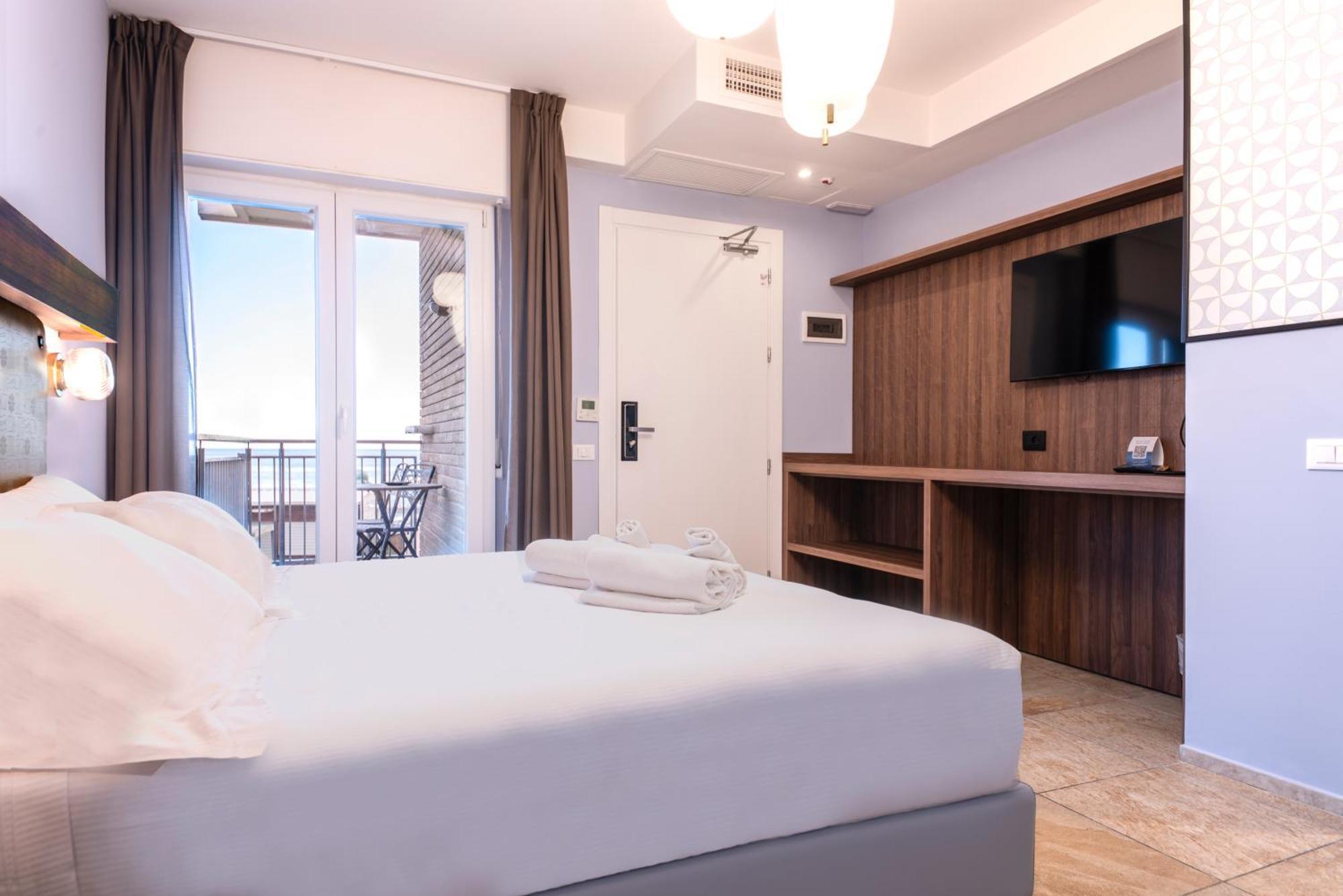 Hotel Jolly Roger Pietra Ligure Extérieur photo