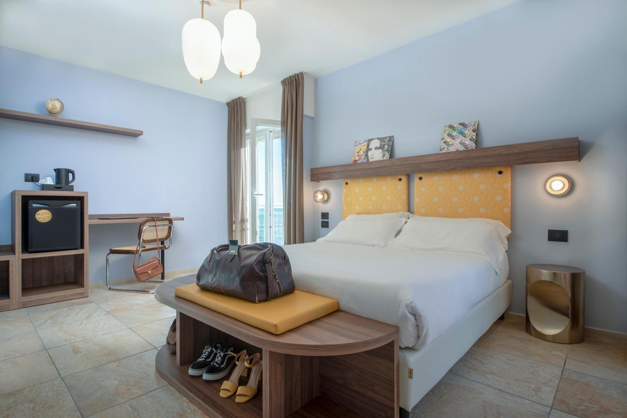 Hotel Jolly Roger Pietra Ligure Extérieur photo