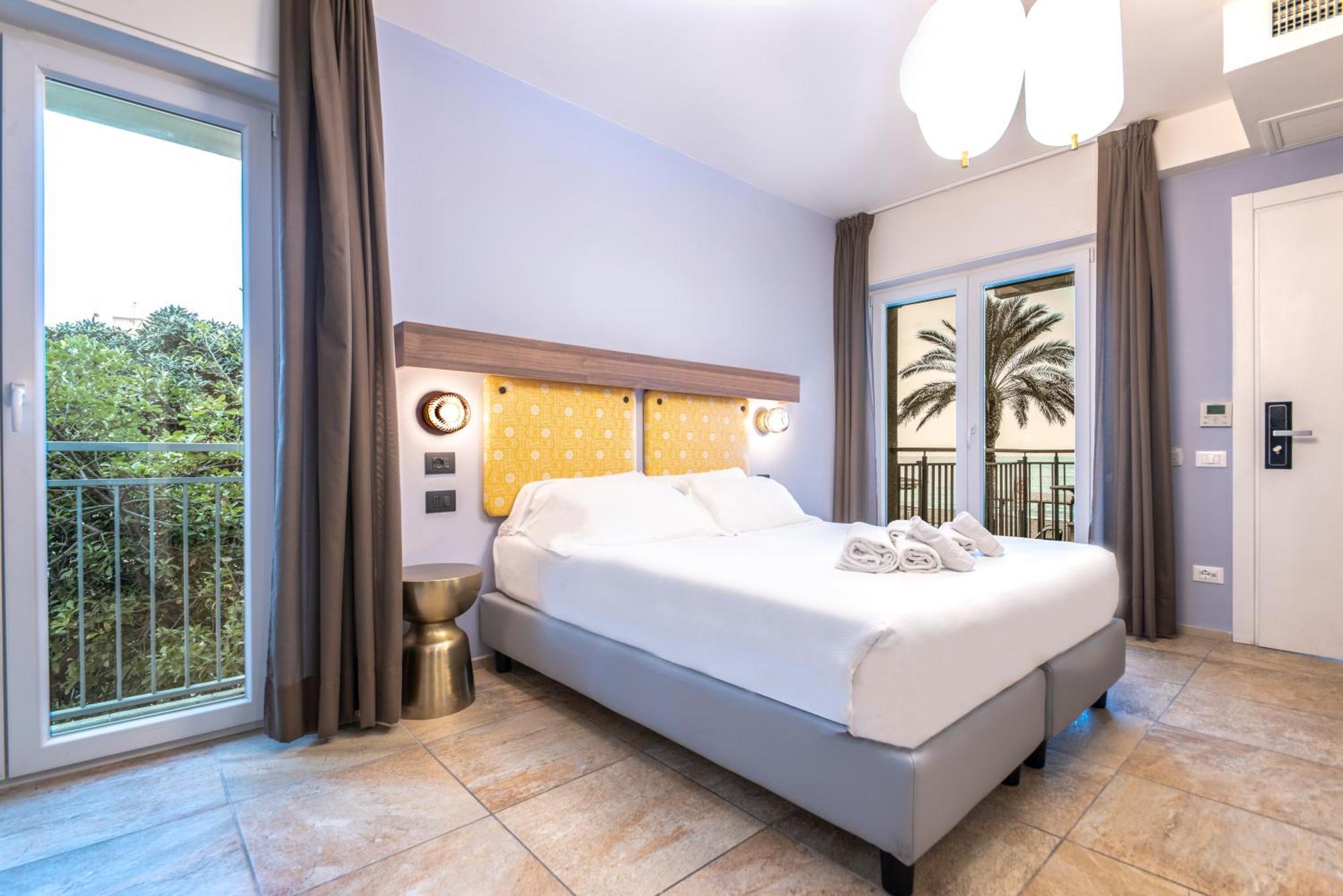 Hotel Jolly Roger Pietra Ligure Extérieur photo